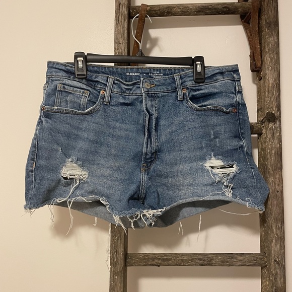 Old Navy O.G. Straight High Rise Distressed Shorts - Picture 1 of 5